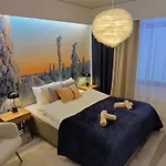 Wolf Street Gem, Free Parking N Nearby Bus Stop * Rovaniemi