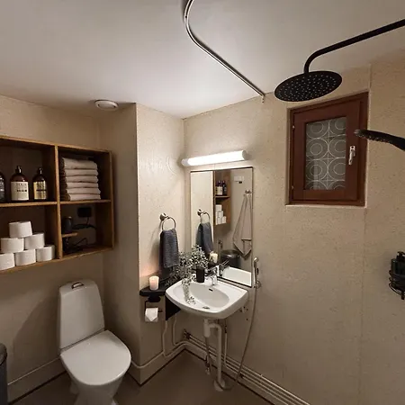 Wolf Street Gem, Free Parking N Nearby Bus Stop Ροβανιέμι