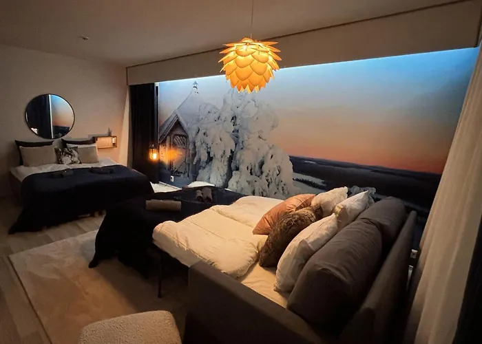 Wolf Street Gem, Free Parking N Nearby Bus Stop *